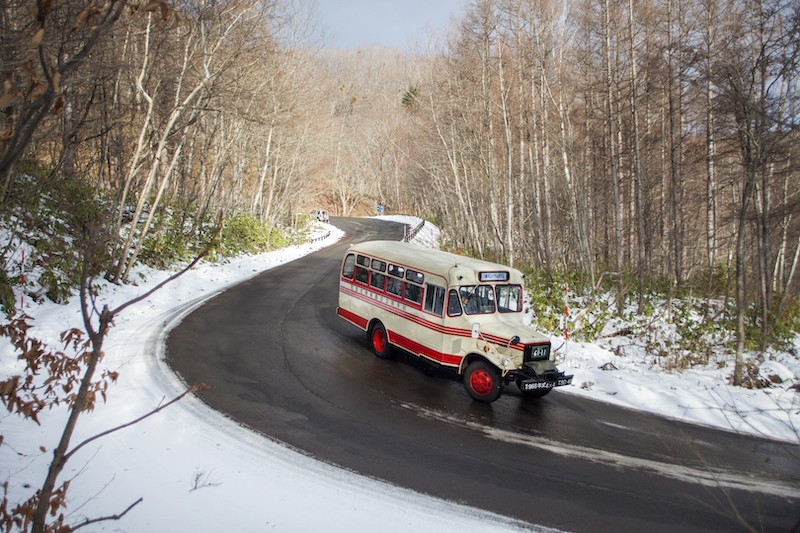 八幡平の冬の風物詩・ボンネットバスの商品写真1